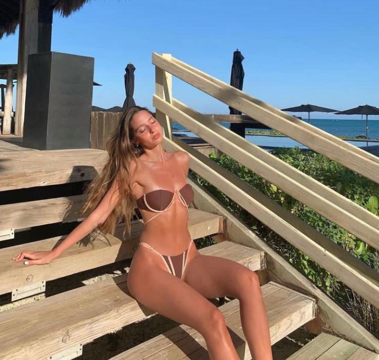 لينا بيكيني